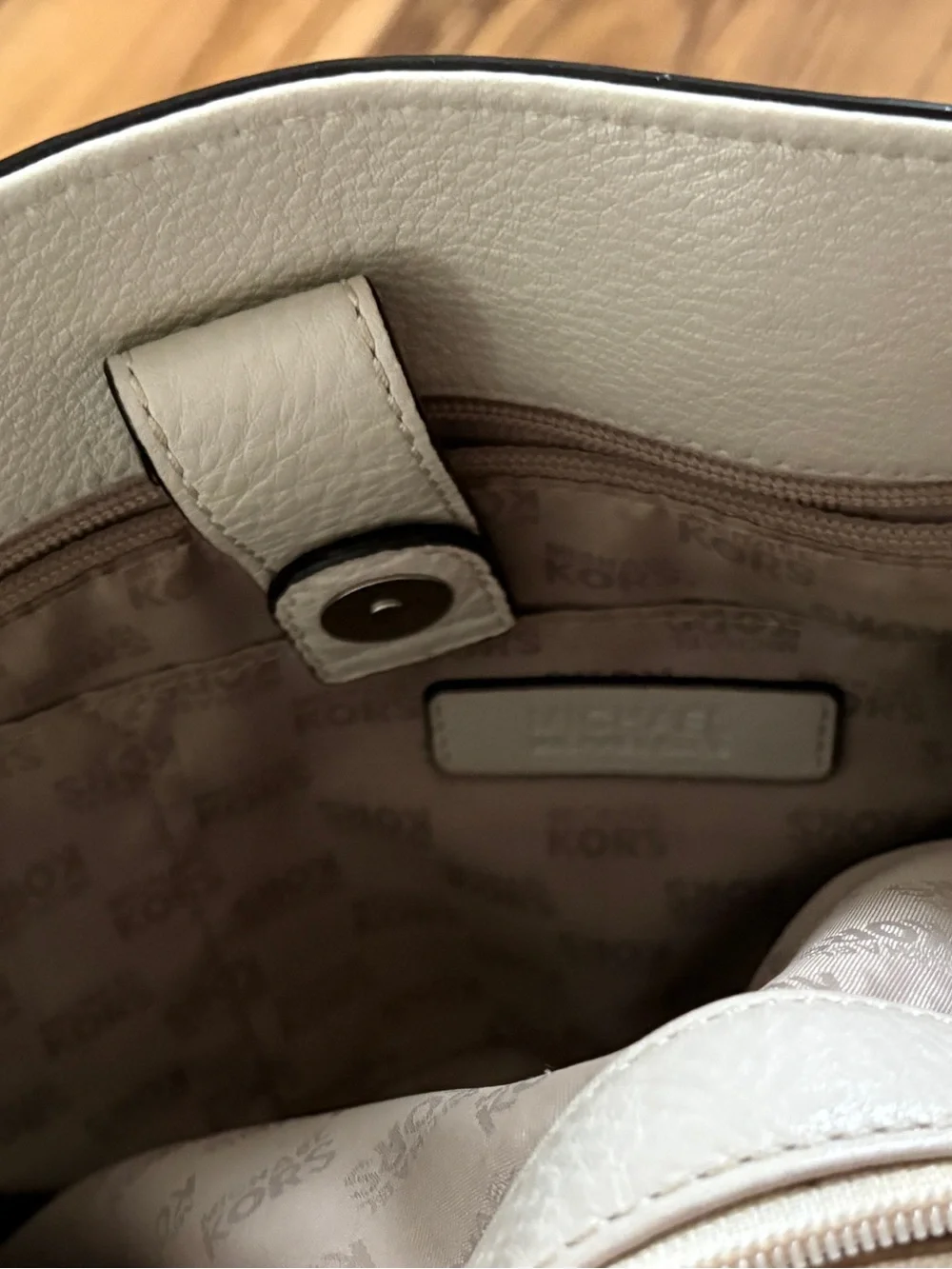Michael Kors Hamilton East/West Satc